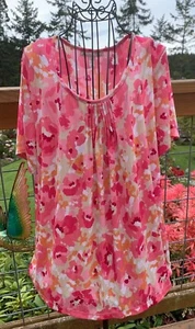 JM Collection Woman 1X Pink Floral Short Sleeve Stretchy Blouse with Scoop Neck - Picture 1 of 6