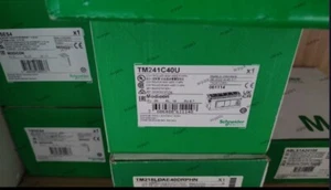 Schneide TM241C40U In Box US Free TAX - Zdjęcie 1 z 2