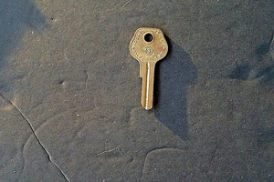 R62VN mercedes Trunk Door1 KEY Blank 1953-1959 Ponton 190 220 220S new steel 63H - Picture 1 of 8