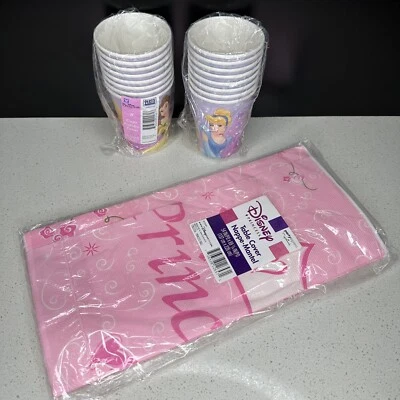 Lote de manteles y tazas de papel con sello vintage de princesas Disney - diseño retirado Foto 1 de 4