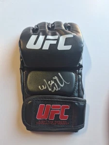 Marc Goddard SIGNIERTER HANDSIGNIERTER UFC HANDSCHUH COA BAS BECKETT COA BS65583 - Bild 1 von 2