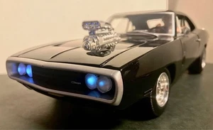 Mattel 1:18 Dom's Dodge Charger Fast & Furious Custom with LED & Figure - Picture 1 of 8