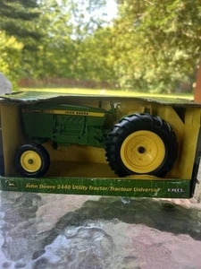 Ertl 2000 1/16 John Deere model 2440 utility w/frontend diecast tractor 2004 - Picture 1 of 6