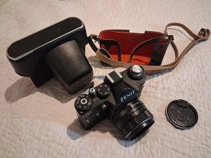 Appareil photo argentique ZENIT 11 + objectif Helios 44M – 4 2/58 excellent état - Foto 1 di 18