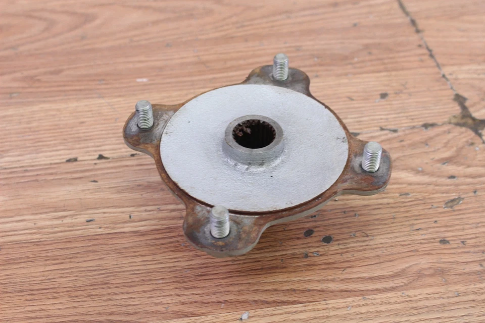 Kawasaki Bayou 300 KLF 2002 4x4 buje trasero izquierdo Foto 1 de 4