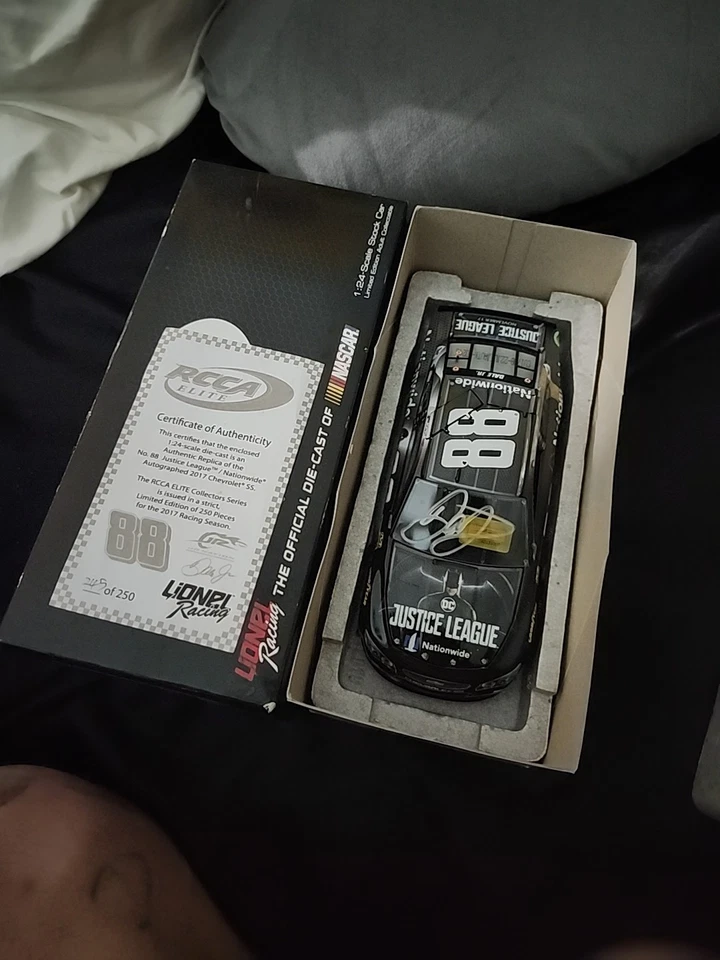 Lionel Racing Die Cast Dale Earnhardt Jr escala 1:24 firmado autografiado NASCAR 88 Foto 1 de 4