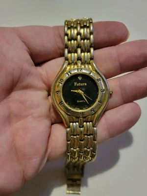 VINTAGE FUTURA WATCH GOLD TONE Wristwatch No Battery - Image 1 of 4