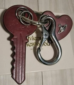 Vivienne Westwood Llavero Dije Vino Rojo Plata Accesorios Cuero Logo - Imagen 1 de 5