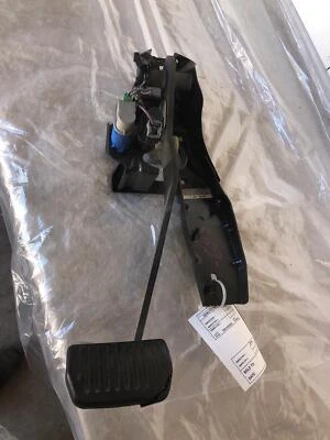 Land Rover LR2 2008 pedal de freno piso con montaje de soporte 3,2 L 6 cilindros Foto 1 de 4