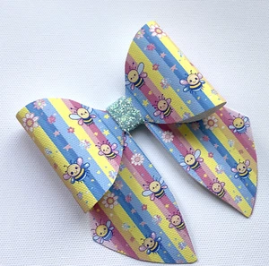 CUTE SUMMER BEES SAILOR BOW PRINTED CANVAS FABRIC BOW TEMPLATE TO MAKE HAIR BOWS - Picture 1 of 3