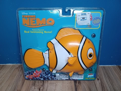 NEW 2003 Disney Pixar Finding Nemo Real Swimming  Battery Powered Pool Toy Bath Cover