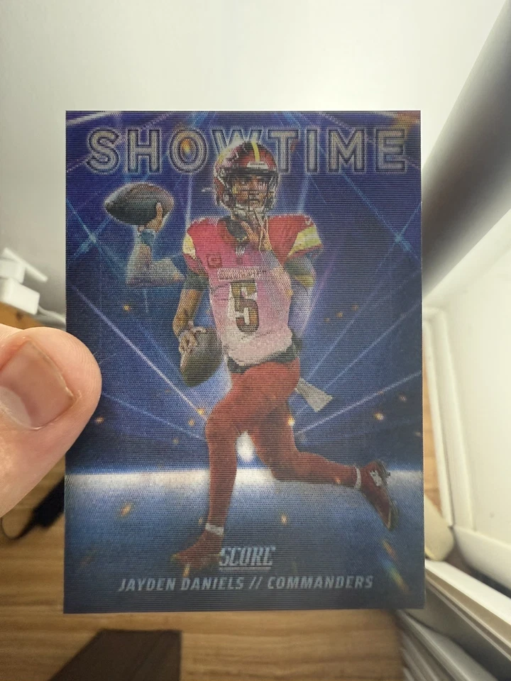 2025 Score - Showtime - Jayden Daniels #1 - Washington Commanders SP - Case Hit - Image 1 of 2