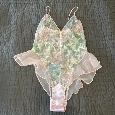 Vintage Gold Label Victoria's Secret Semi Transparente Floral Teddy Rosa Pequeno P - Imagem 1 de 3