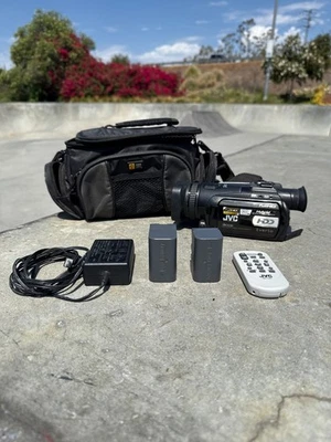 JVC Everio GZ-HD7 (60 GB) Flash Media, Hard Drive Camcorder - Image 1 of 4