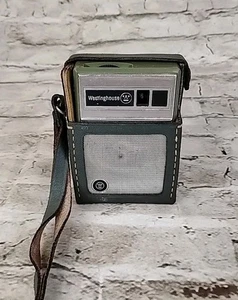 VINTAGE WESTINGHOUSE PORTABLE TRANSISTOR RADIO H-707P6GPA Original With Green - Picture 1 of 6