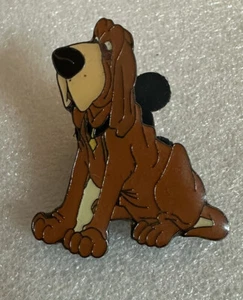 DISNEY RARE PROPIN GERMANY 1990’S LADY & THE TRAMP TRUSTY THE BLOODHOUND PIN - Picture 1 of 3