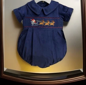 Jungen Neu mit Etikett klassisch launisch gesmokter Blasen-Strampler Cord Weihnachten 9 Monate - Bild 1 von 9