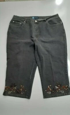 Avenue Blues Capris 12 Gris Con Borde Decorativo Lavado Medio Midise Foto 1 de 4