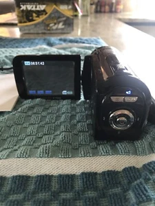 Toshiba Camileo X100 High Definition HD Video Camcorder W/ 8GB Card Tested Works - Picture 1 of 4