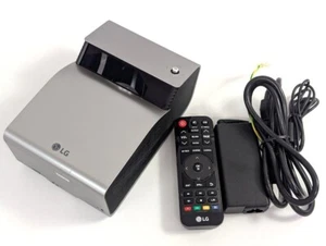 LG PH450UG Ultra Short Throw Portable LED Projector HD 720p HDMI USB Bluetooth - Afbeelding 1 van 8