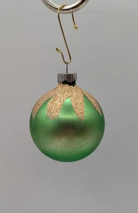 Vintage Green Gold Snowcap Mica Blown Glass Christmas Tree Ornament Shiny Brite - Picture 1 of 6