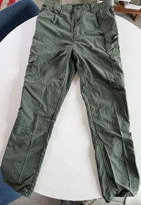 5.11 Tactical Mens 32x34 Green Defender Flex Straight Jeans Pants Workwear - Picture 1 of 7