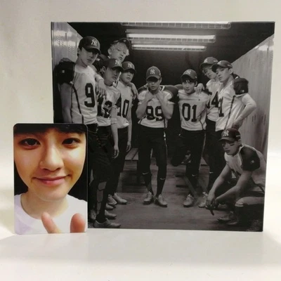 EXO Korea 2nd Chinese CD Album Repackage Love Me Right EXO-M with D.O. Photocard - Image 1 of 4
