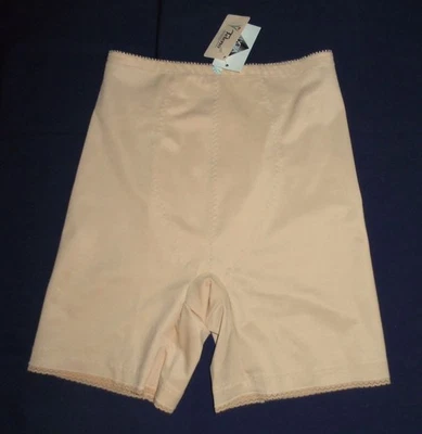 Gaine-short «Teleno-Ronda» Taille 90, vintage, rétro, luxe. - Photo 1/4