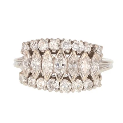 Anillo llamativo con racimo de diamantes redondos y marquesa de 1,12 quilates de oro blanco de 14 k talla 7 Foto 1 de 4