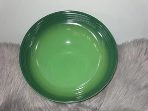 LE CREUSET BAMBOO GREEN LARGE VEGETABLE PASTA MULTI SERVING BOWL-2.2 QUART-RARE! - Picture 1 of 3