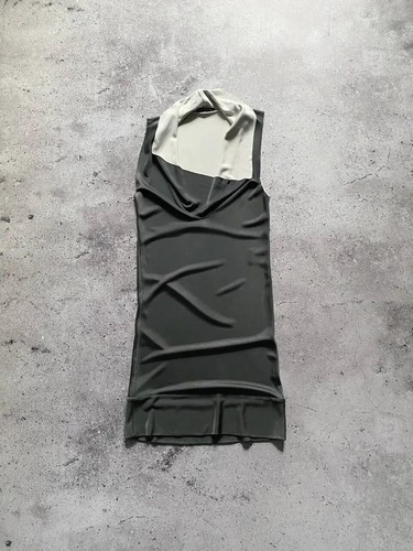 ABITO BALENCIAGA COLLO CAPPUCCIO ASIMMETRICO SENZA MANICHE GRIGIO CROMATO