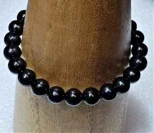 SET 2 Stück Polierte Qualität Metaphysischer Schungit 6mm Rund Perlen Armband - Bild 1 von 3