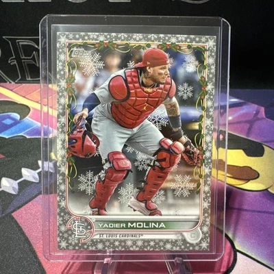 Yadier Molina 2022 Topps Holiday Baseball #HW6 Metallic Holiday - Image 1 of 2