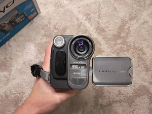Sony Handycam DCR-TRV270E Digital 8 Camcorder Player Video Recorder With Box - Picture 1 of 22