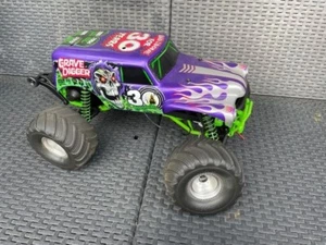 Traxxas Stampede Grave Digger Limited Edition + batteries, chargeur, pneus...RTR - Photo 1/16