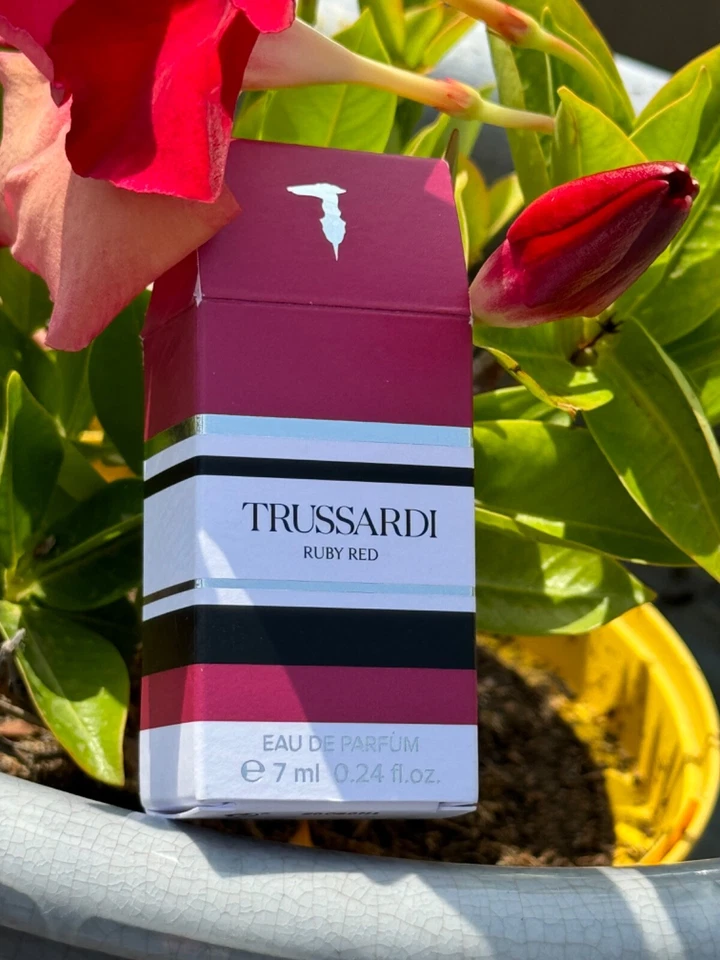 TRUSSARDI MINIATURE  RUBY RED  NOUVEAUTE