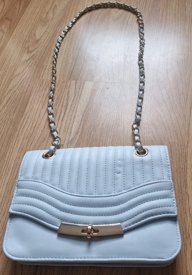 New Look Women's Small light  Blue Shoulder Bag With  a nice Chain handle. - Image 1 of 4