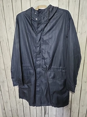 Kenneth Cole Reaction Impermeable Abrigo Grande Pin Rayas Cremallera A Presión Azul Marino $179 Foto 1 de 4