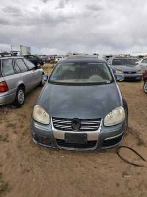Used Front Left Door Assembly Front fits: 2006 Volkswagen Jetta VIN K 8th digit Foto 1 de 4