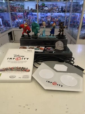 Nintendo wii Disney Infinity + Pedana + personaggi - Immagine 1 di 4