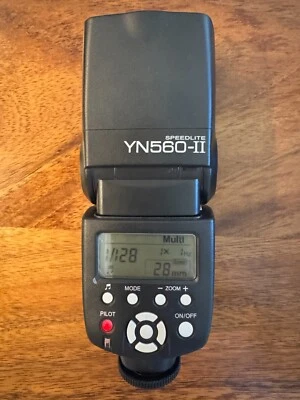 Yongnuo Digital Speedlite YN560-II Shoe Mount Camera Flash - Image 1 of 4