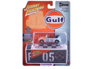 1975 Volkswagen Super Beetle Convertible #05 "Gulf Oil" Light Blue and Orange "M - Picture 1 of 1