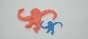 Riesiges Fass mit Affen Ersatzteile nur Affen 2 Stück, rot & blau - Bild 1 von 6