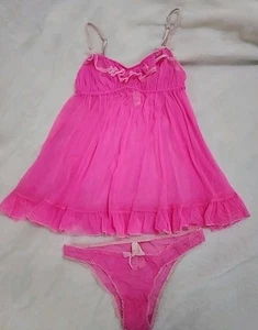 Victoria's Secret Babydoll 2 Piezas Lencería Volantes Lazos Rosa Transparente Med Coqueta - Imagen 1 de 18