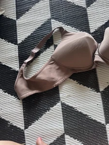 Vanity Fair Bra Size 38c - Picture 1 of 6