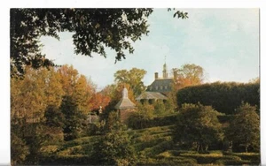 VTG Postcard - Holly Maze at the Governor's Palace - Williamsburg, Virginia VA - Picture 1 of 2