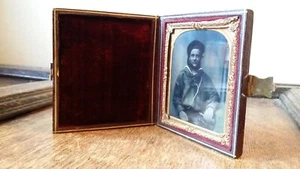 1850'S FINE ANTIQUE CASED AMBROTYPE - SAILOR ROYAL NAVY BINOCULARS - SIXTH PLATE - Picture 1 of 12