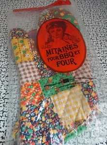 70s 80s Vintage Retro Quilted Patchwork Style Fabric Oven Mitt Glove Unused - Picture 1 of 3