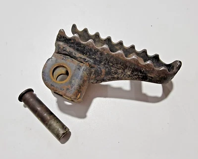 Left Foot Peg Step Rest 1984-1987 Honda XL250R XL250 XR250 XR350 XR200 XL600 R - Image 1 of 4