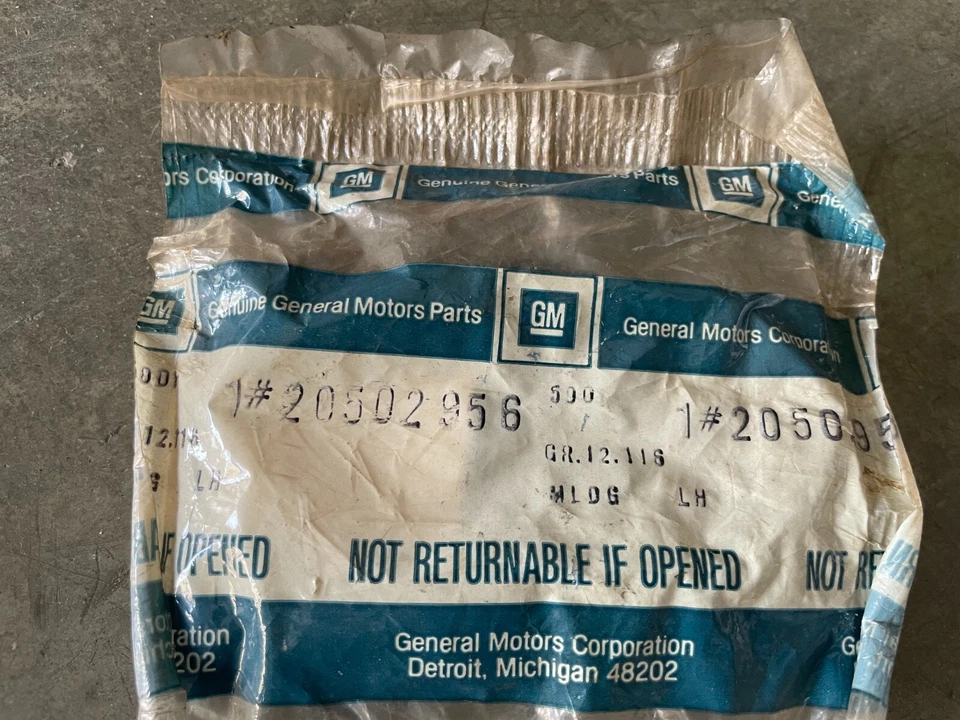 GM Rear Quarter Panel Molding Kit For Oldsmobile Calais Cutlass Calais 20502956 - Image 1 of 1